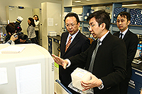 Prof. Tan Tieniu visits the CUHK Partner Laboratory of the State Key Laboratory of Oncology in South China